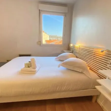 Beautiful For 4 With Balcony דירה