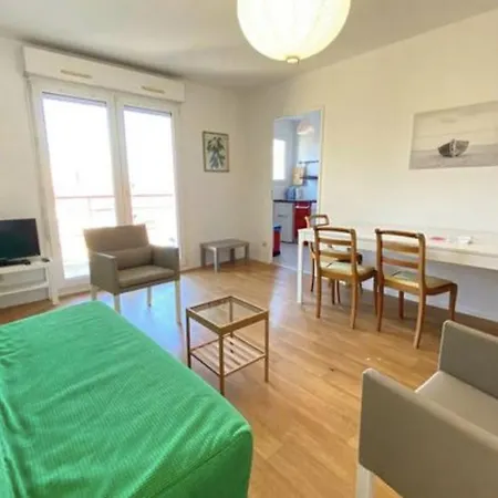 דירה Beautiful For 4 With Balcony נאנט
