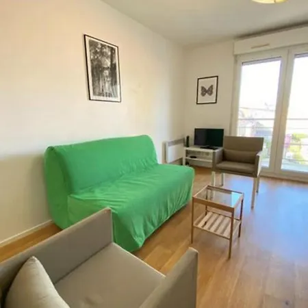 Beautiful For 4 With Balcony נאנט